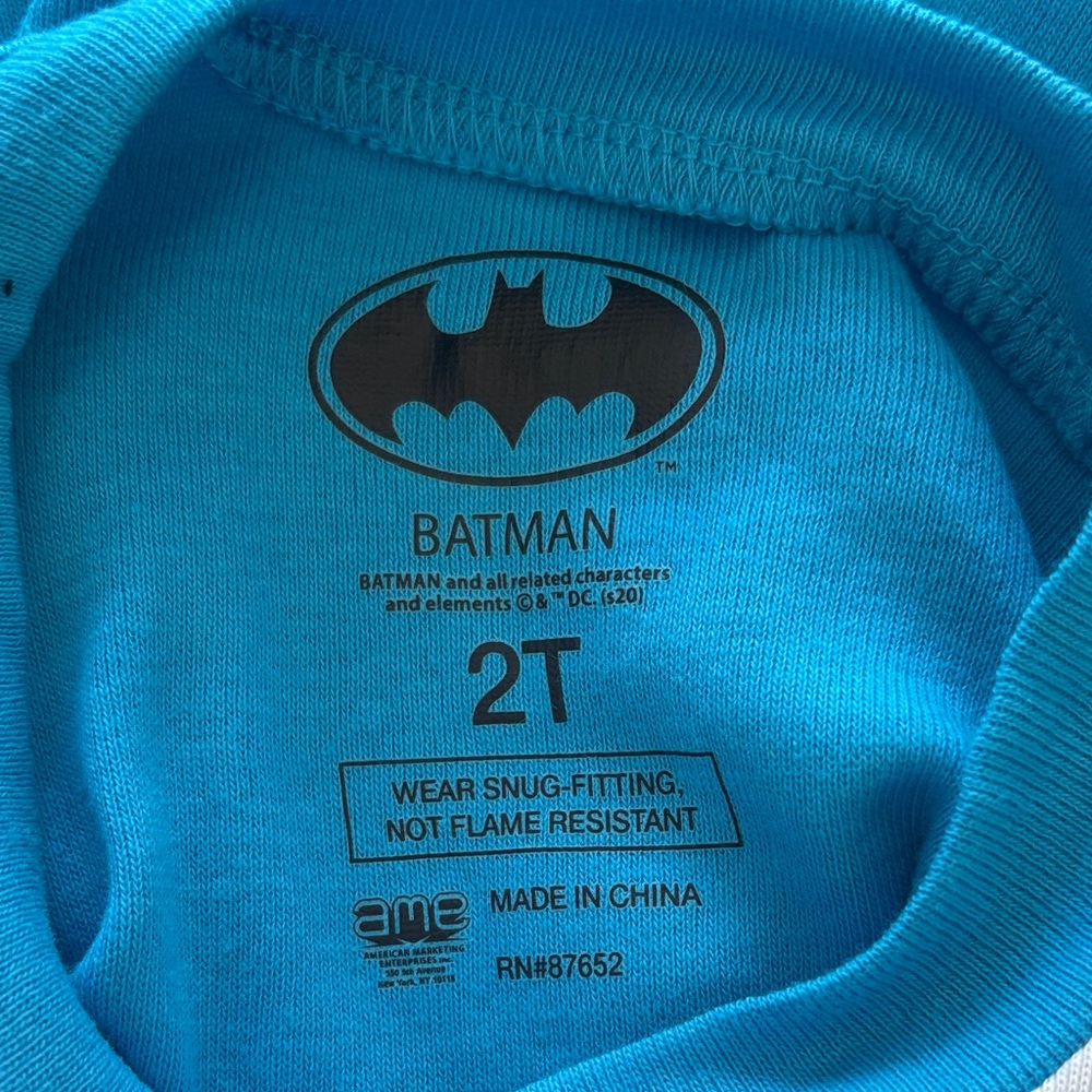 NWT Batman Blue and Yellow Snug Fit Pajamas Set Size 2T - Picture 5 of 5